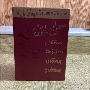 Universal The Road Show Series DVD Collection - Red and Gold